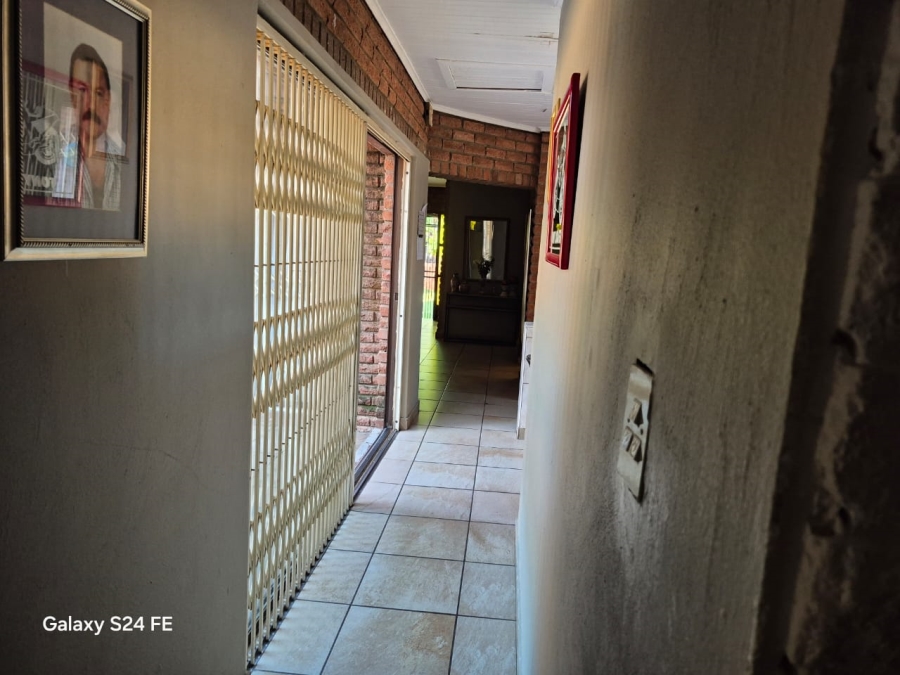 3 Bedroom Property for Sale in Safari Gardens North West